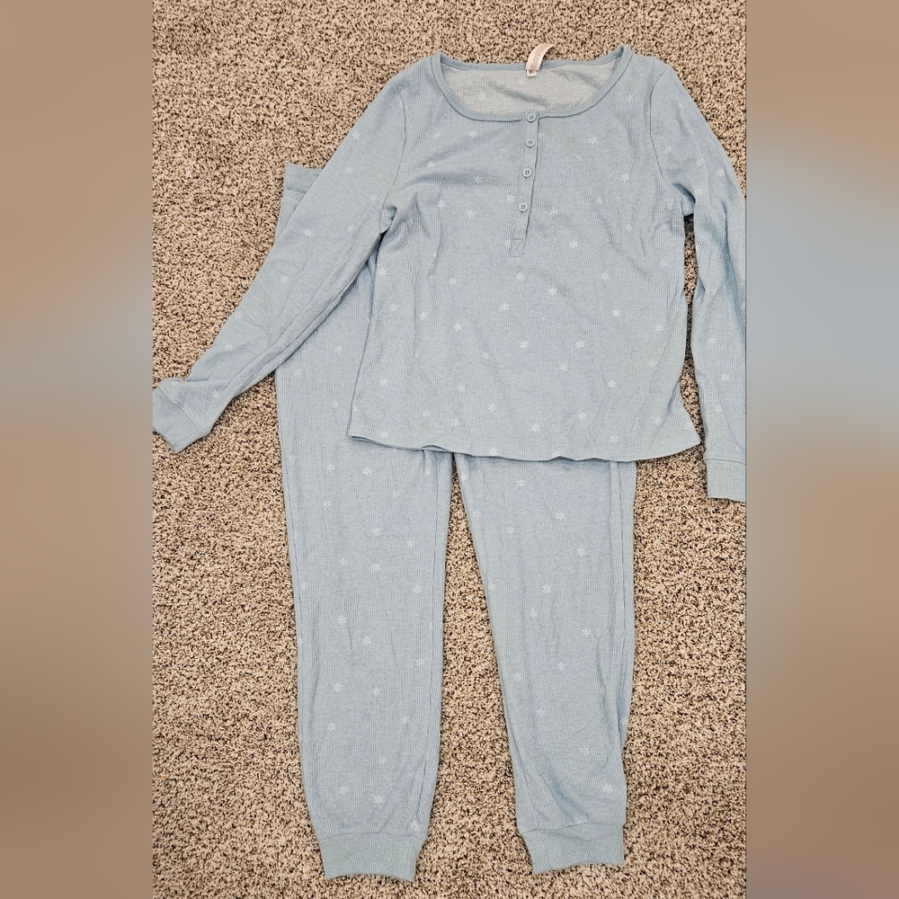 Auden | Snowflake Pajama Set in Light Blue